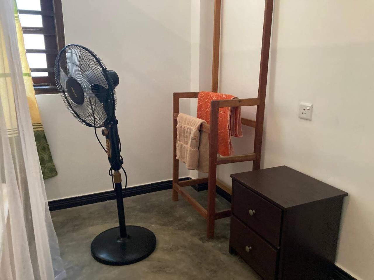 דירות דיקוולה Hiriketiya Hasmal House חדר תמונה
