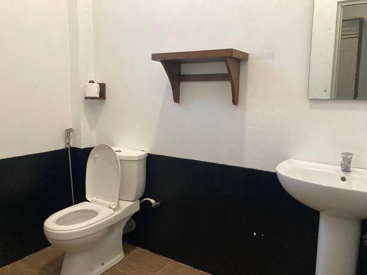 דירות דיקוולה Hiriketiya Hasmal House חדר תמונה
